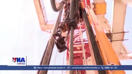 Giá dầu hạ nhiệt, vàng và chứng khoán Mỹ đồng loạt tăng