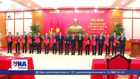Công bố các Quyết định của Bộ Chính trị, Ban Bí thư về công tác cán bộ