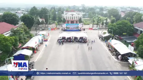 Chợ nông sản vùng cao hỗ trợ nông dân kết nối, tiêu thụ sản phẩm