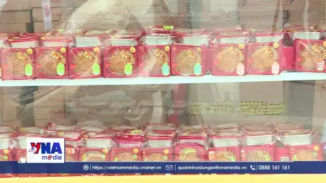 Sát Tết Trung thu, bánh cổ truyền hút khách