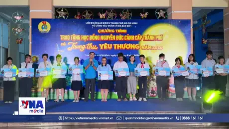 Trao học bổng Nguyễn Đức Cảnh cho con người lao động