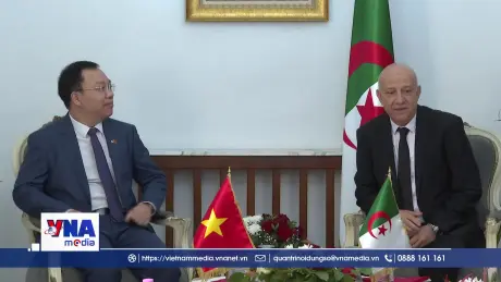 Đại sứ Vũ Duy Long chào xã giao Tổng Bí thư Đảng Mặt trận Giải phóng Dân tộc Algeria