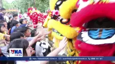 Thêm một mùa trăng yêu thương