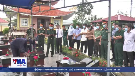 Cà Mau lấy mẫu sinh phẩm hài cốt liệt sĩ tại nghĩa trang Vĩnh Lợi