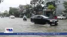 Mưa lớn gây ngập úng nhiều tuyến đường tại Hà Tĩnh