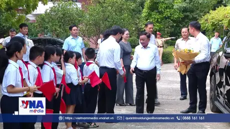 Thường trực BBT thăm và trao quà Trung thu tặng Làng trẻ em SOS Hà Nội