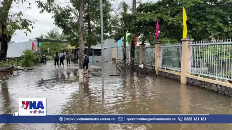 Nhiều học sinh Cà Mau phải nghỉ học vì ngập úng cục bộ