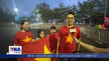 Cổ động viên Việt Nam vượt đường xa đến Bandung tiếp lửa đội tuyển