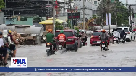 Triều cường ở Cần Thơ lên báo động III gây ngập nhiều nơi