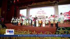 Trao 3.000 suất quà Trung thu cho trẻ em tại chùa Tam Chúc
