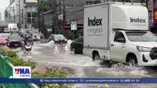 Bangkok khẩn trương tiêu thoát nước khi mưa giảm