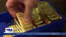 Giá vàng giảm hơn 2%