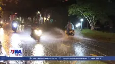 Mưa lớn, triều cường ở TP Hồ Chí Minh gây ngập nhiều tuyến đường