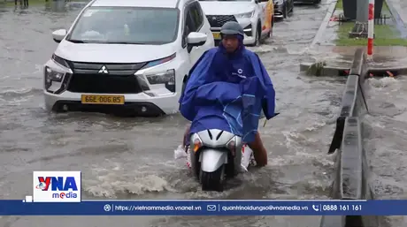 Mưa lớn giữa trưa, trung tâm TP. Hồ Chí Minh ngập nhanh