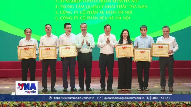Vinh danh 77 gương sáng xe buýt Thủ đô