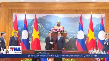 Thủ tướng Lê Minh Hưng hội kiến Chủ tịch Quốc hội Lào Sonexay Siphandone