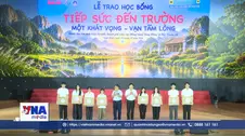 Trao 138 suất học bổng 