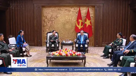 Việt Nam luôn dành ưu tiên cao nhất cho quan hệ với Lào