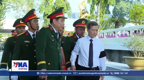 Trưởng Ban Nội chính Trung ương dự Lễ truy điệu, an táng 120 hài cốt liệt sĩ tại Cần Thơ