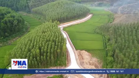 Những tuyến đường mơ ước của người dân vùng cao
