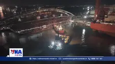 Lai dắt tổ hợp nhịp cầu đi bộ 3.400 tấn về công trường