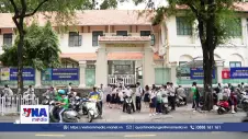 Đón con giờ tan học: Thuận tiện đi đôi với an toàn