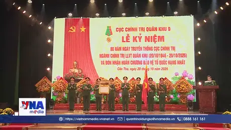 Cục Chính trị Quân khu 9 đón nhận Huân chương Bảo vệ Tổ quốc hạng Nhất