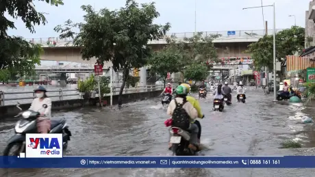 TP. Hồ Chí Minh trước áp lực triều cường cùng nguy cơ ngập kéo dài cuối năm