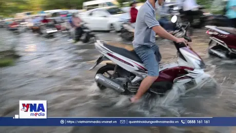 Triều cường dâng cao gây ngập nhiều nơi ở TP. Hồ Chí Minh