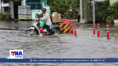 Người dân TP. HCM chật vật giữa đỉnh triều cường lên cao