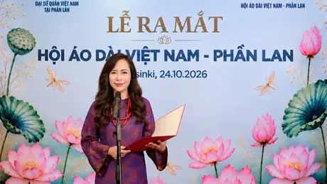 Sắc màu tà áo dài Việt chính thức hiện diện tại xứ sở Phần Lan