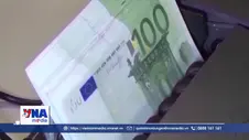 ECB giữ nguyên lãi suất