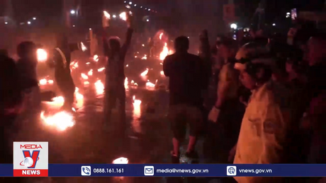 Độc đáo lễ hội ném cầu lửa tại El Salvador