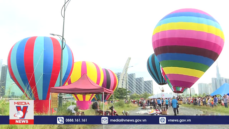 TP.HCM thả khinh khí cầu mừng Tết độc lập