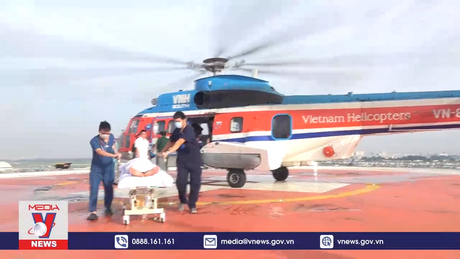 3 ngư dân Trường Sa nguy kịch được trực thăng đưa về đất liền cấp cứu