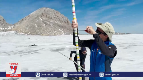 Thụy Sĩ cảnh báo tình trạng sông băng tan chảy sau mùa Hè