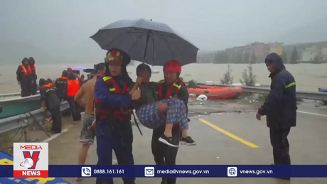 Trung Quốc gia hạn cảnh báo về mưa bão