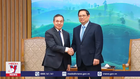 Thủ tướng tiếp Đại sứ CHDCND Lào tới chào từ biệt