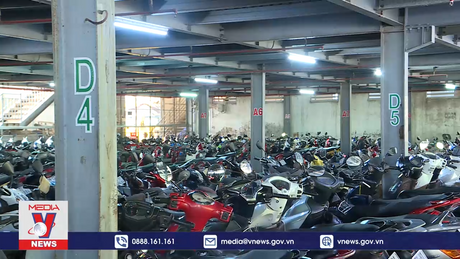 Hoang phí xe “bỏ quên” tại sân bay, bến xe