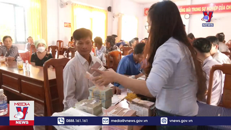 Người dân Sóc Trăng phấn khởi nhận tiền đền bù Dự án cầu Đại Ngãi 